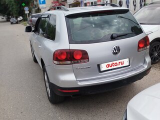 2008 Volkswagen Touareg I Рестайлинг, серебристый, 725000 рублей, вид 4