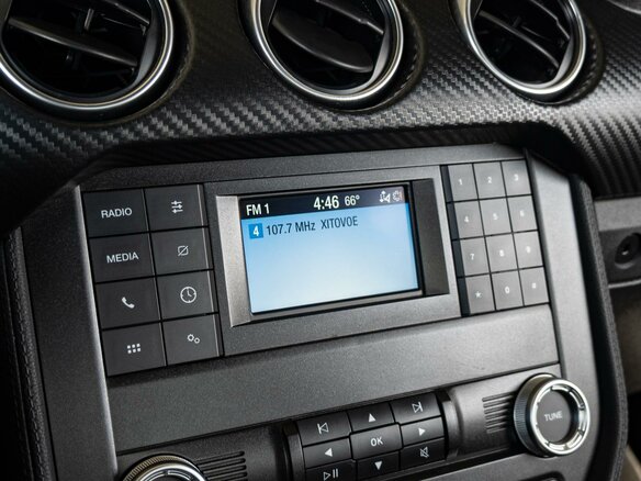 2020 Ford Mustang VI Рестайлинг, красный, 3490000 рублей - вид 11
