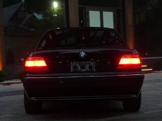 2000 BMW 7 серии 740i III (E38) Рестайлинг, чёрный, 1550000 рублей, вид 3