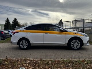 2019 Hyundai Solaris II, серебристый, 900000 рублей, вид 2