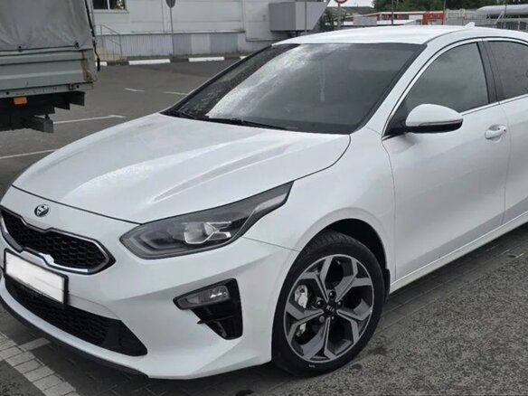 2018 Kia Ceed III, белый, 1770000 рублей - вид 1