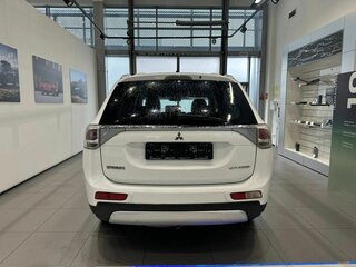 2014 Mitsubishi Outlander III, белый, 1390000 рублей, вид 4