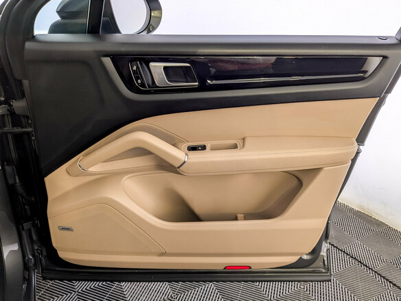 2021 Porsche Cayenne III, серый, 7750000 рублей - вид 26