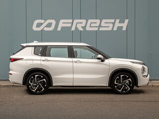 2023 Mitsubishi Outlander IV, белый, 4985000 рублей, вид 5