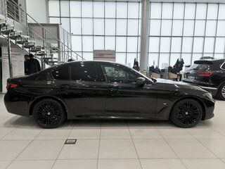 2021 BMW 5 серии 520d xDrive VII (G30/G31/G38) Рестайлинг, чёрный, 4170000 рублей, вид 4