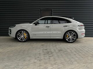 2026 Porsche Cayenne GTS Coupé III Рестайлинг, серый, 30000000 рублей, вид 2