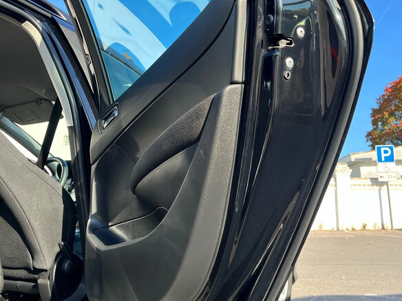 2008 Peugeot 308 I, чёрный, 470000 рублей - вид 13