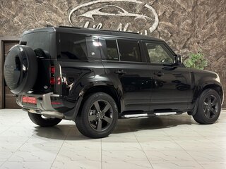 2022 Land Rover Defender 110 II, чёрный, 7998000 рублей, вид 4