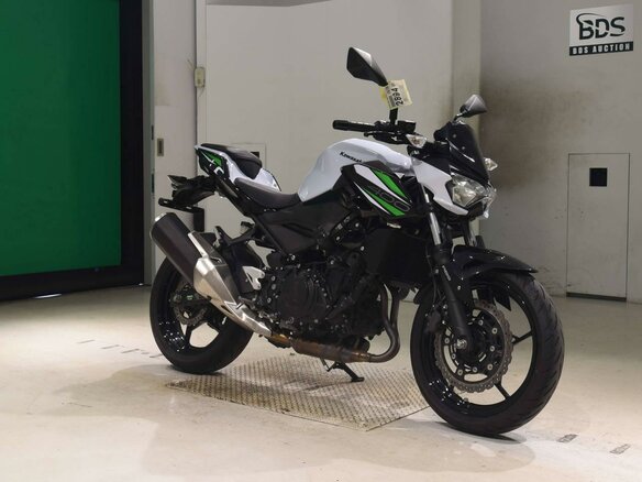2019 Kawasaki Z 400, белый, 649000 рублей - вид 2