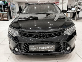 2017 Toyota Camry VII (XV50) Рестайлинг 2, чёрный, 2390000 рублей, вид 2