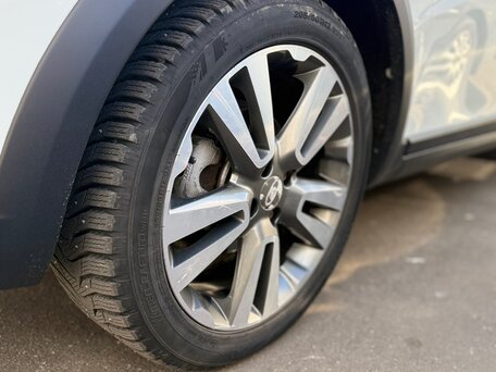 2019 Lada (ВАЗ) Vesta SW Cross I, белый, 990000 рублей, вид 2