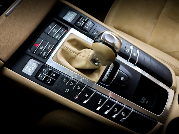 2015 Porsche Macan S I, золотистый, 2805000 рублей - вид 26