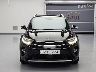 2020 Kia Stonic I, чёрный, 1570000 рублей, вид 1