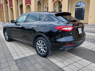 2018 Maserati Levante I, чёрный, 2700000 рублей, вид 2