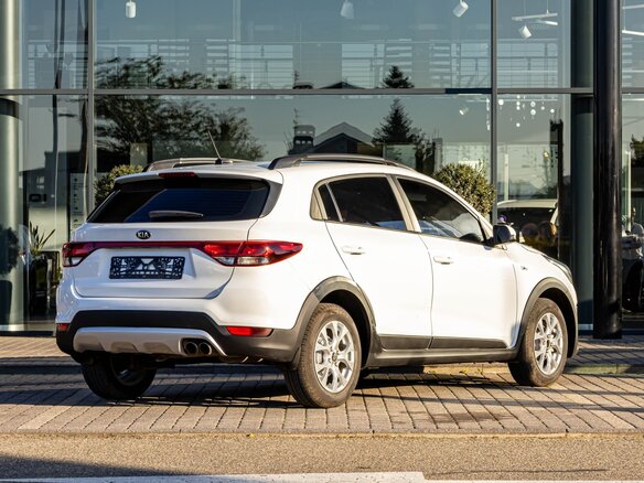 2018 Kia Rio X-Line IV, белый, 1495000 рублей - вид 5