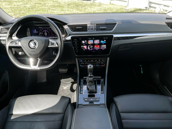 2025 Skoda Superb III Рестайлинг, серый - вид 11