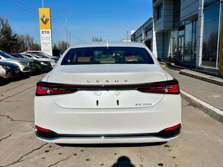 2026 Lexus ES 200 VII Рестайлинг 2, белый, 5250000 рублей, вид 3