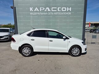 2018 Volkswagen Polo V Рестайлинг, белый, 560000 рублей, вид 4