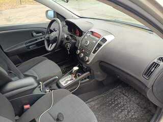 2010 Kia Ceed I Рестайлинг, серебристый, 650000 рублей, вид 4