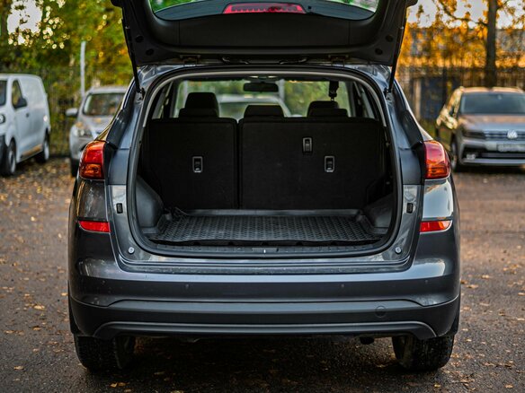 2018 Hyundai Tucson III, серый - вид 13