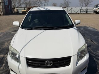 2010 Toyota Corolla Axio X (E140, E150) Рестайлинг, белый, 680000 рублей, вид 1