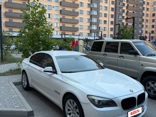 2009 BMW 7 серии 740i V (F01/F02/F04), белый, 1299999 рублей, вид 4