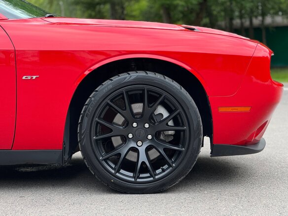 2017 Dodge Challenger III Рестайлинг 2, красный, 4000000 рублей - вид 12