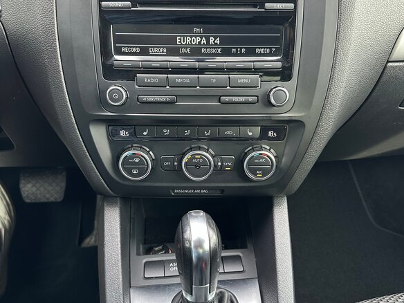 2013 Volkswagen Jetta VI, белый, 1070000 рублей - вид 11