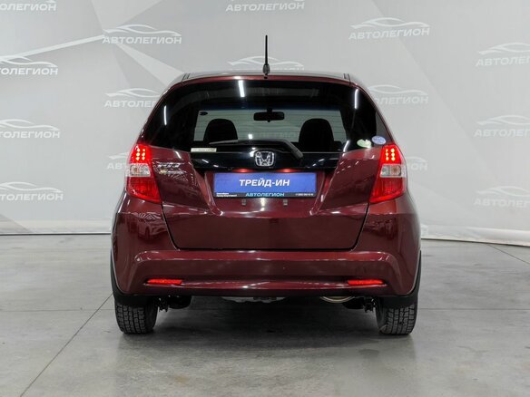 2012 Honda Fit II, красный, 885000 рублей - вид 3