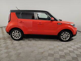 2017 Kia Soul II Рестайлинг, красный, 1299000 рублей, вид 4
