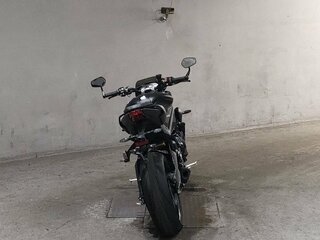2021 Triumph Street Triple, чёрный, 880000 рублей, вид 4