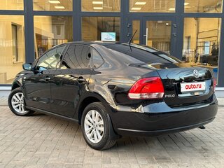 2013 Volkswagen Polo V, чёрный, 925000 рублей, вид 3