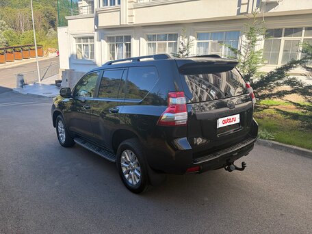 2016 Toyota Land Cruiser Prado 150 Series Рестайлинг 1, чёрный, 3325000 рублей, вид 4