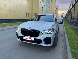 2020 BMW X5 40i IV (G05/G18), белый, 8650000 рублей, вид 2