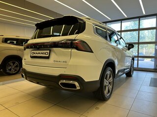 2026 Geely Okavango I Рестайлинг, белый, 4085990 рублей, вид 5