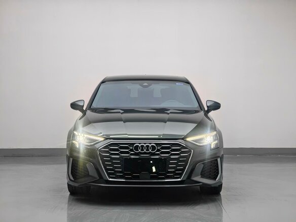 2022 Audi A3 Sportback 35 TFSI IV (8Y), серый, 1580000 рублей - вид 1