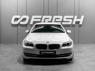 2010 BMW 5 серии 523i VI (F10/F11/F07), белый, 1900000 рублей, вид 3