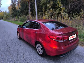 2017 Kia Rio III Рестайлинг, красный, 999990 рублей, вид 4