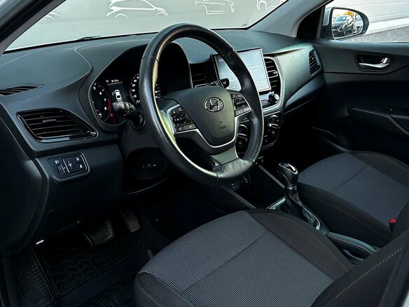 2022 Hyundai Solaris II Рестайлинг, серый, 1626700 рублей - вид 4