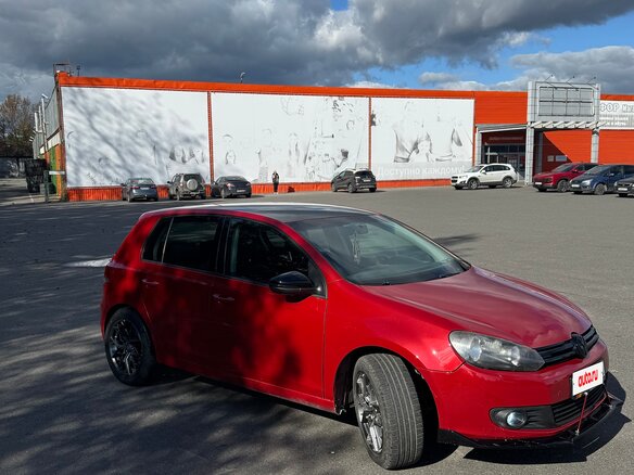 2011 Volkswagen Golf VI, красный - вид 2