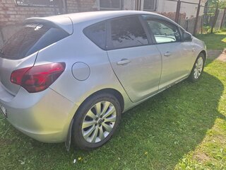 2010 Opel Astra J, серебристый, 500000 рублей, вид 4