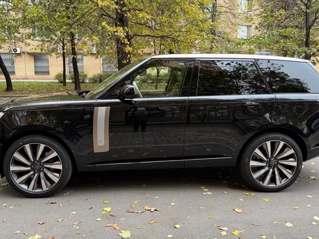 2026 Land Rover Range Rover P615 MHEV V, чёрный, 35500000 рублей, вид 2