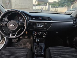 2017 Kia Rio IV, белый, 620000 рублей, вид 5