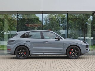 2026 Porsche Cayenne GTS III Рестайлинг, серый, 26780000 рублей, вид 2