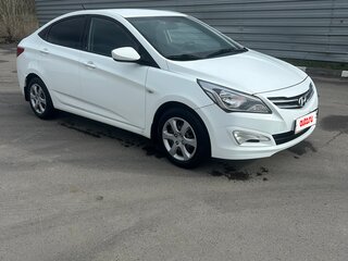 2015 Hyundai Solaris I Рестайлинг, белый, 800000 рублей, вид 2