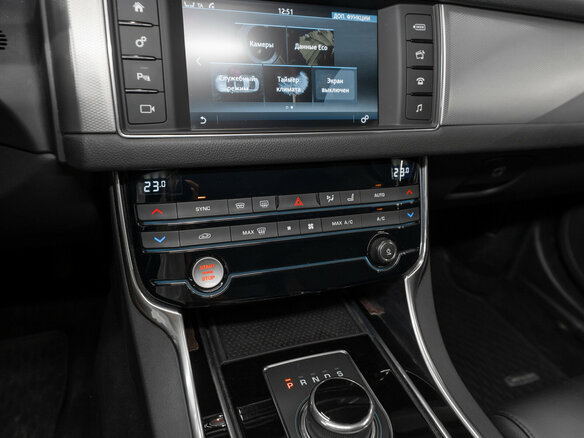 2016 Jaguar XF II, чёрный - вид 17