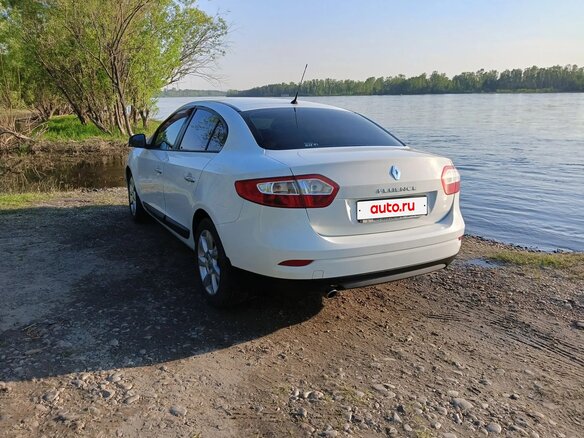 2013 Renault Fluence I Рестайлинг, белый, 750000 рублей - вид 9
