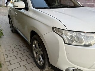 2012 Mitsubishi Outlander III, белый, 1100000 рублей, вид 5