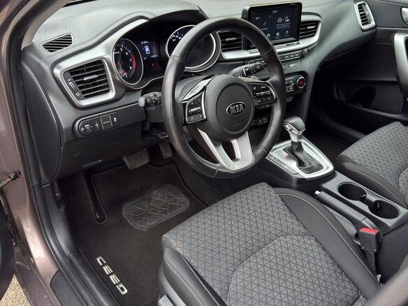 2019 Kia Ceed III, коричневый, 1690000 рублей - вид 7