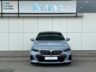 2025 BMW 5 серии 520i VIII (G60/G61/G68), серый, 7890000 рублей, вид 4